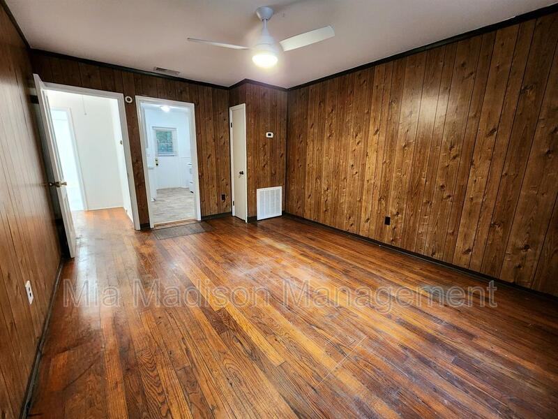 113 Hibiscus Ave - Photo 3 of 13