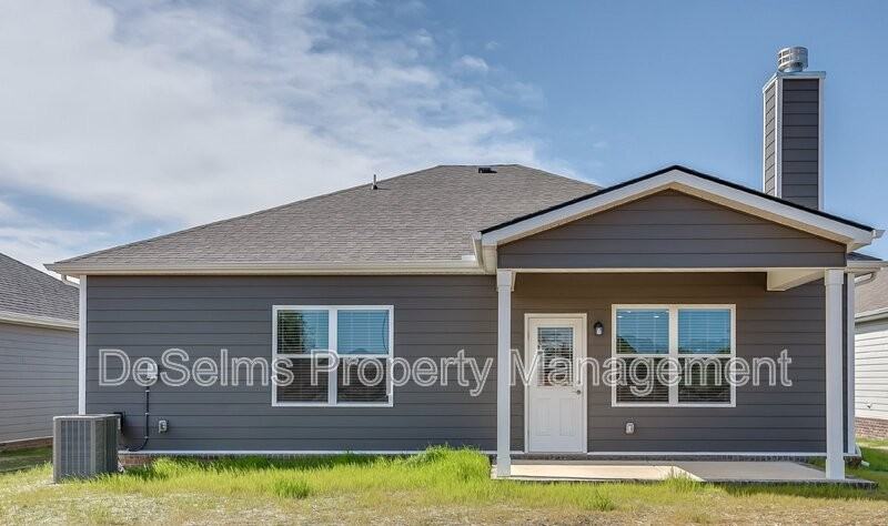 3418 Hattie Ln - Photo 3 of 24