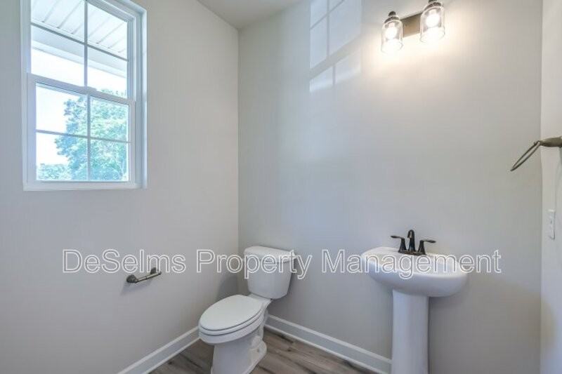 3022 Chance Ct - Photo 5 of 33