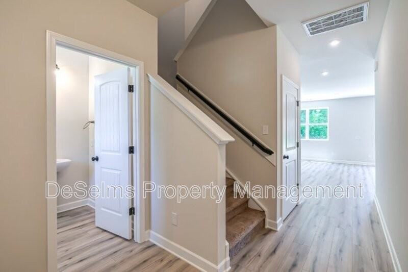 3022 Chance Ct - Photo 6 of 33