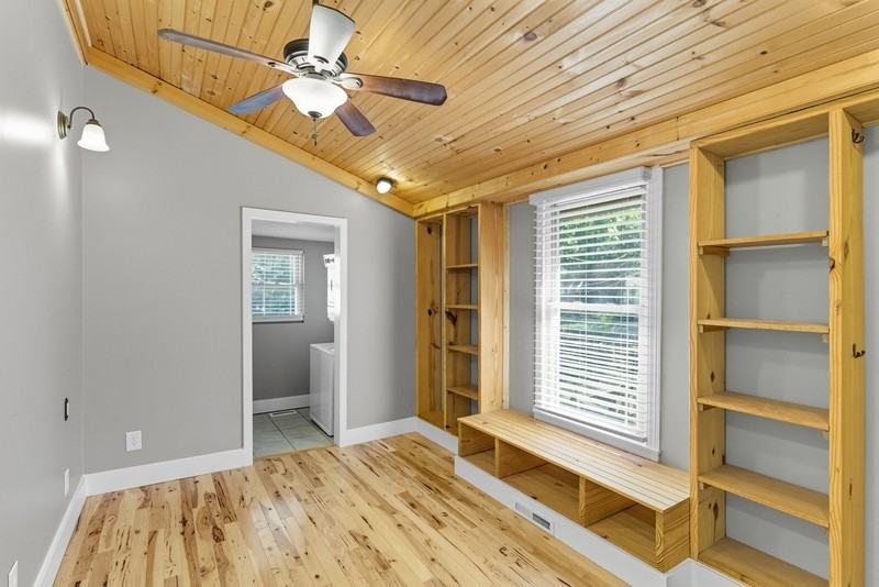 2000 Washington Avenue - Photo 3 of 10