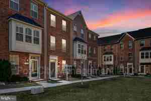 featured image of 854 S Macon St