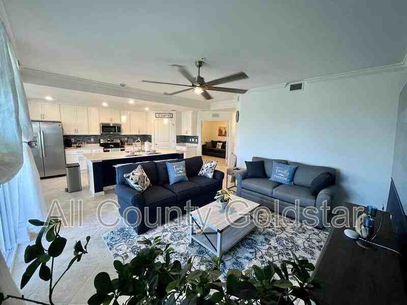 14184 Heritage Landing Blvd - Photo 2 of 15