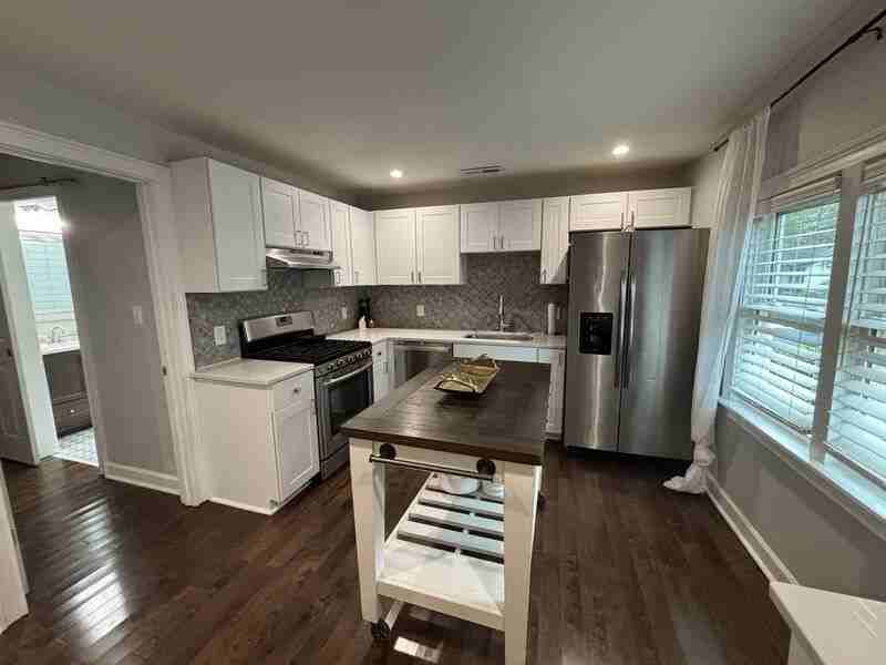 1129 Brody Ave - Photo 2 of 21