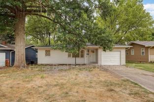 2641 E Grand St - Photo 1 of 1