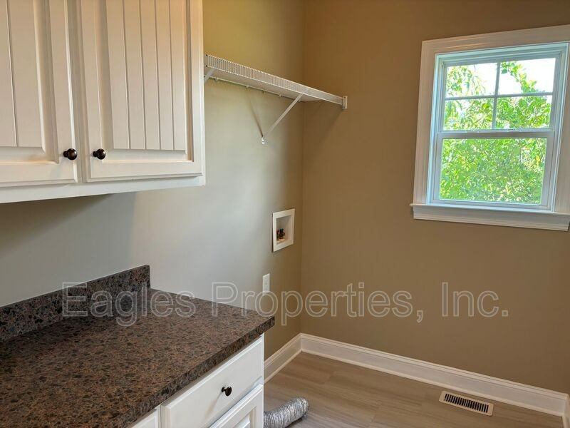 200 Stillwater Creek Dr - Photo 3 of 15