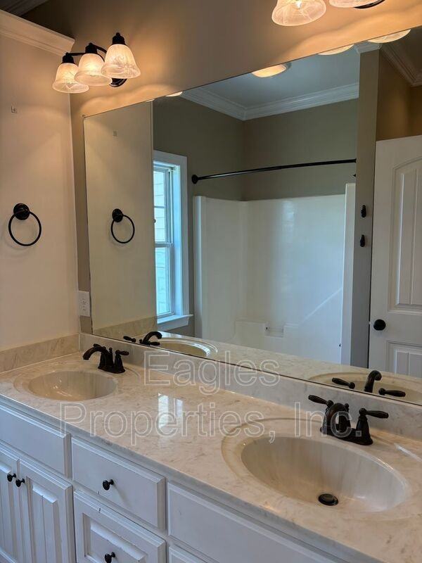 200 Stillwater Creek Dr - Photo 5 of 15