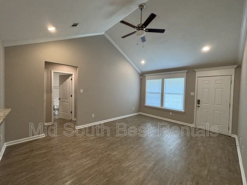 207 Magnolia Court - Photo 4 of 15