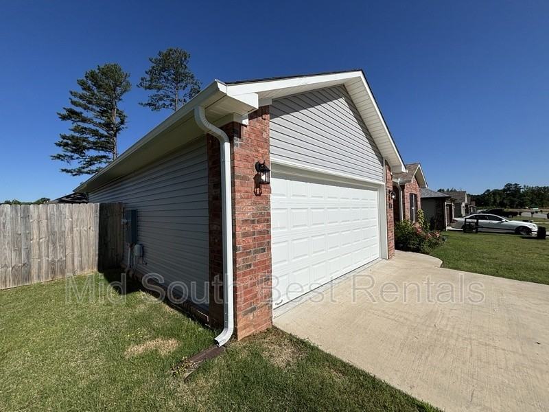 107 Magnolia - Photo 2 of 15