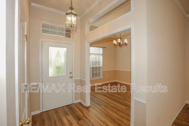 6454 Norman - Photo 7 of 40