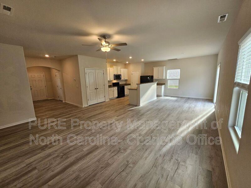 7015 Amberly Hills Rd - Photo 2 of 36