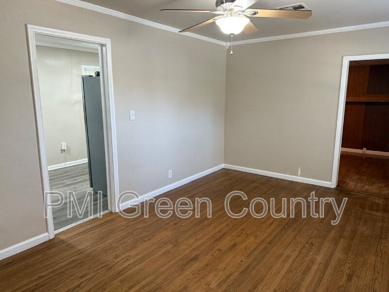 1118 N New Haven Ave - Photo 2 of 13