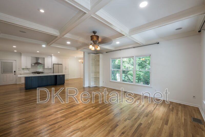 1018 Berne St Se - Photo 5 of 34