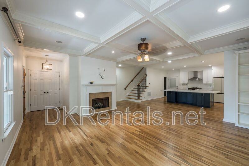 1018 Berne St Se - Photo 6 of 34