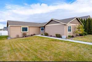 featured image of 544 Cherokee St