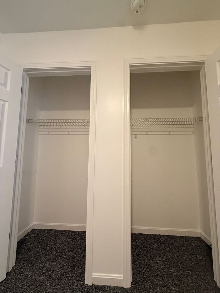 Brown House Commons - Photo 7 of 17