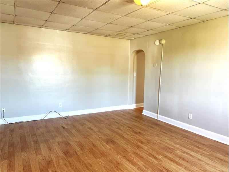 327 Rockdale Rd #D - Photo 5 of 10