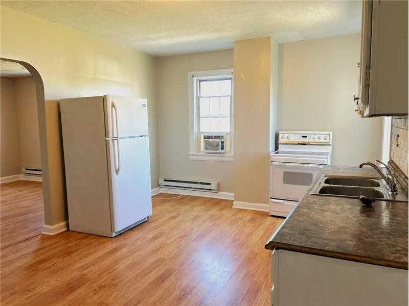 327 Rockdale Rd #D - Photo 6 of 10