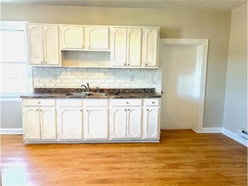 327 Rockdale Rd #D - Photo 7 of 10