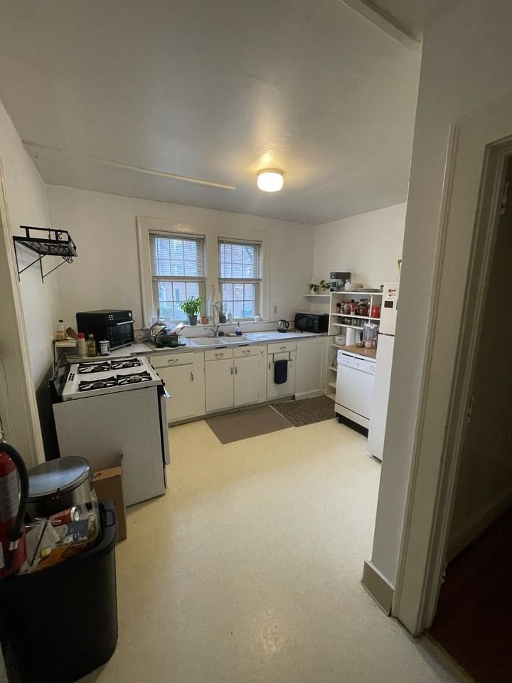 708 Stewart Avenue - Photo 6 of 21