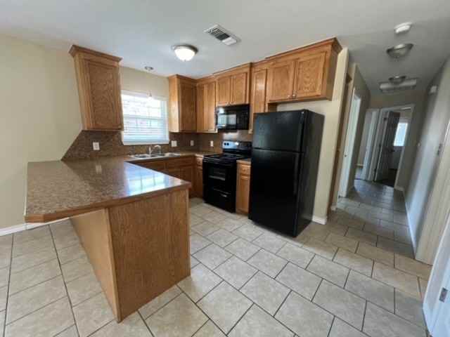 Nash Duplexes - Photo 2 of 37