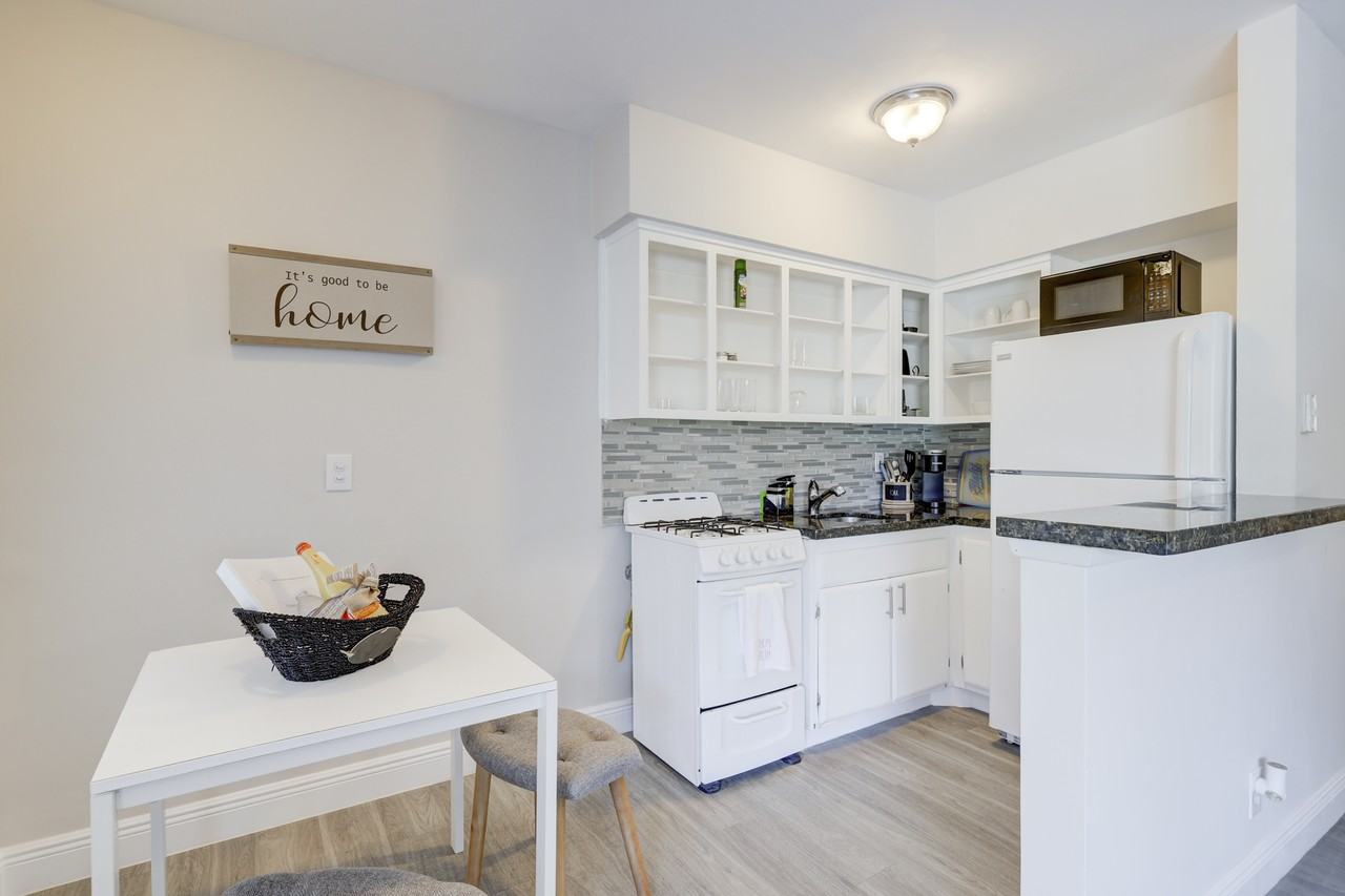 Tanglewood - 3212 SE 7th St - Photo 2 of 50