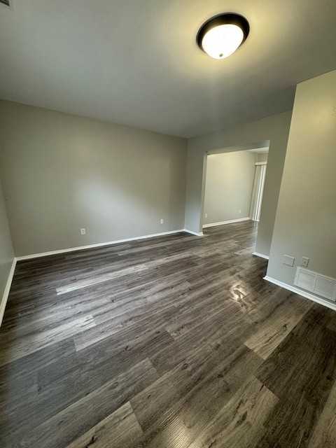 302-312 West Lincoln Avenue - Photo 5 of 11