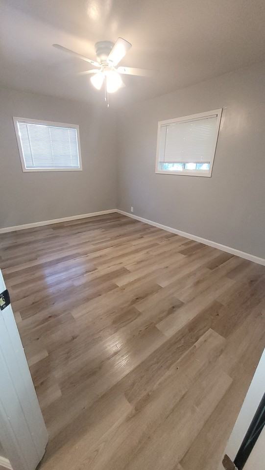 1423 Mono Drive - Photo 3 of 31