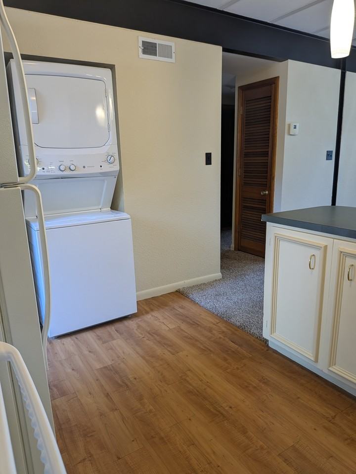 7 South University Avenue - Photo 6 of 27