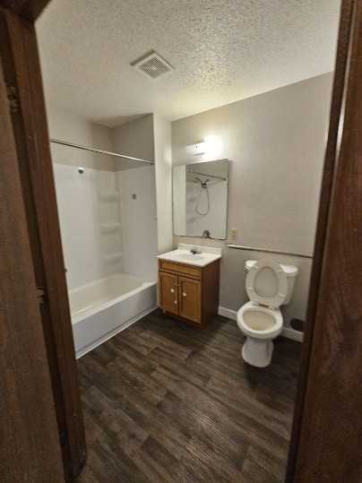 211 6th Street Southwest - Photo 3 of 8