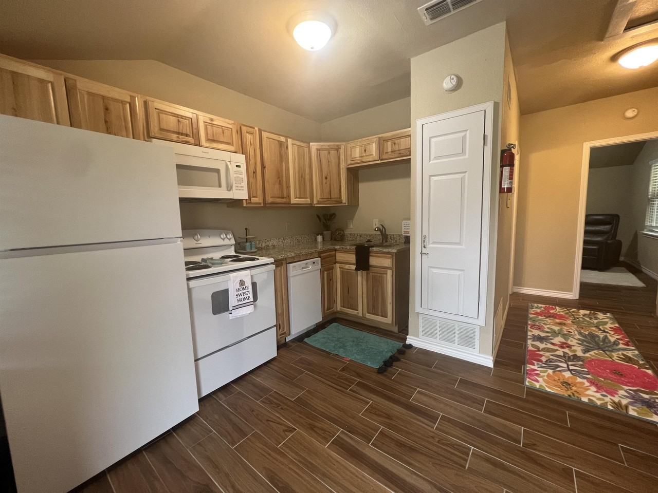 1704 Fairfax Avenue - Photo 2 of 8