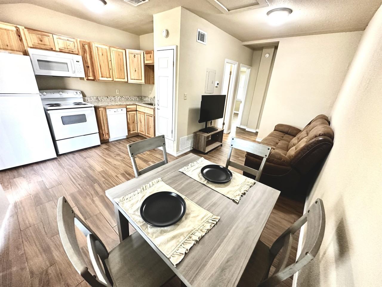 1704 Fairfax Avenue - Photo 3 of 8