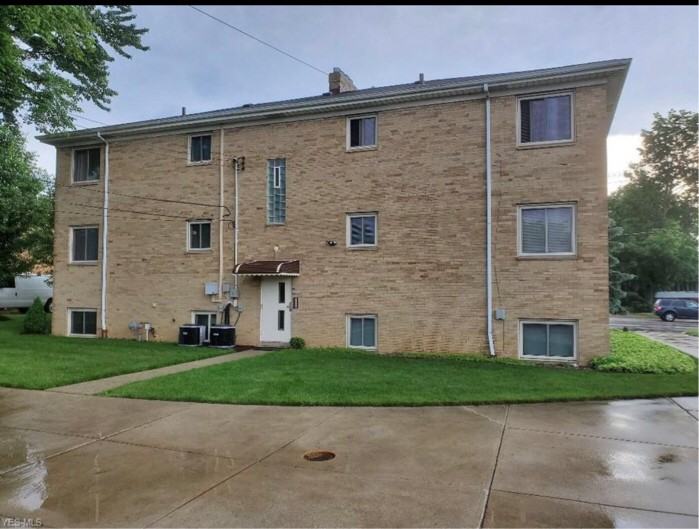 6423 Ridge Road - Photo 7 of 23