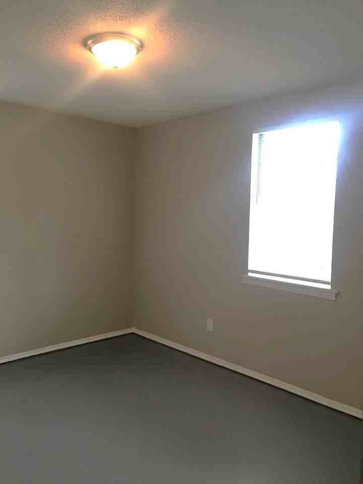 818 Laurel Street - Photo 6 of 9