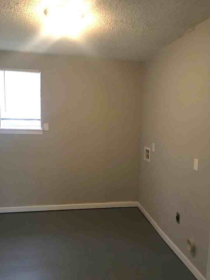 818 Laurel Street - Photo 7 of 9