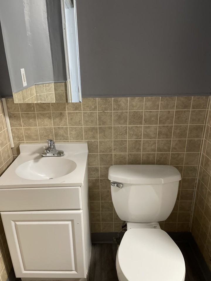 1102 Pine Street - Photo 4 of 23