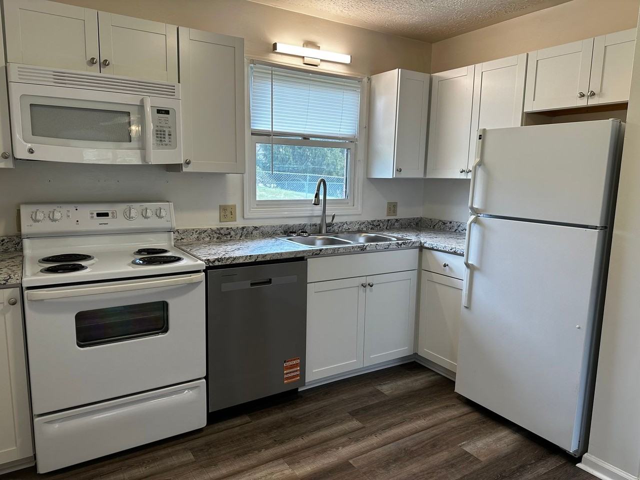 1493 Sandy Circle - Photo 2 of 12