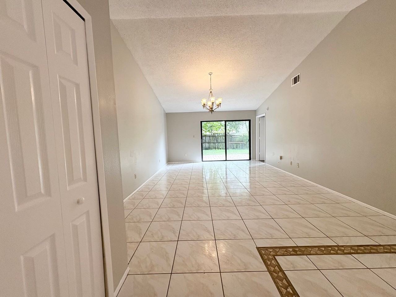 1128 Covington St - Photo 2 of 22