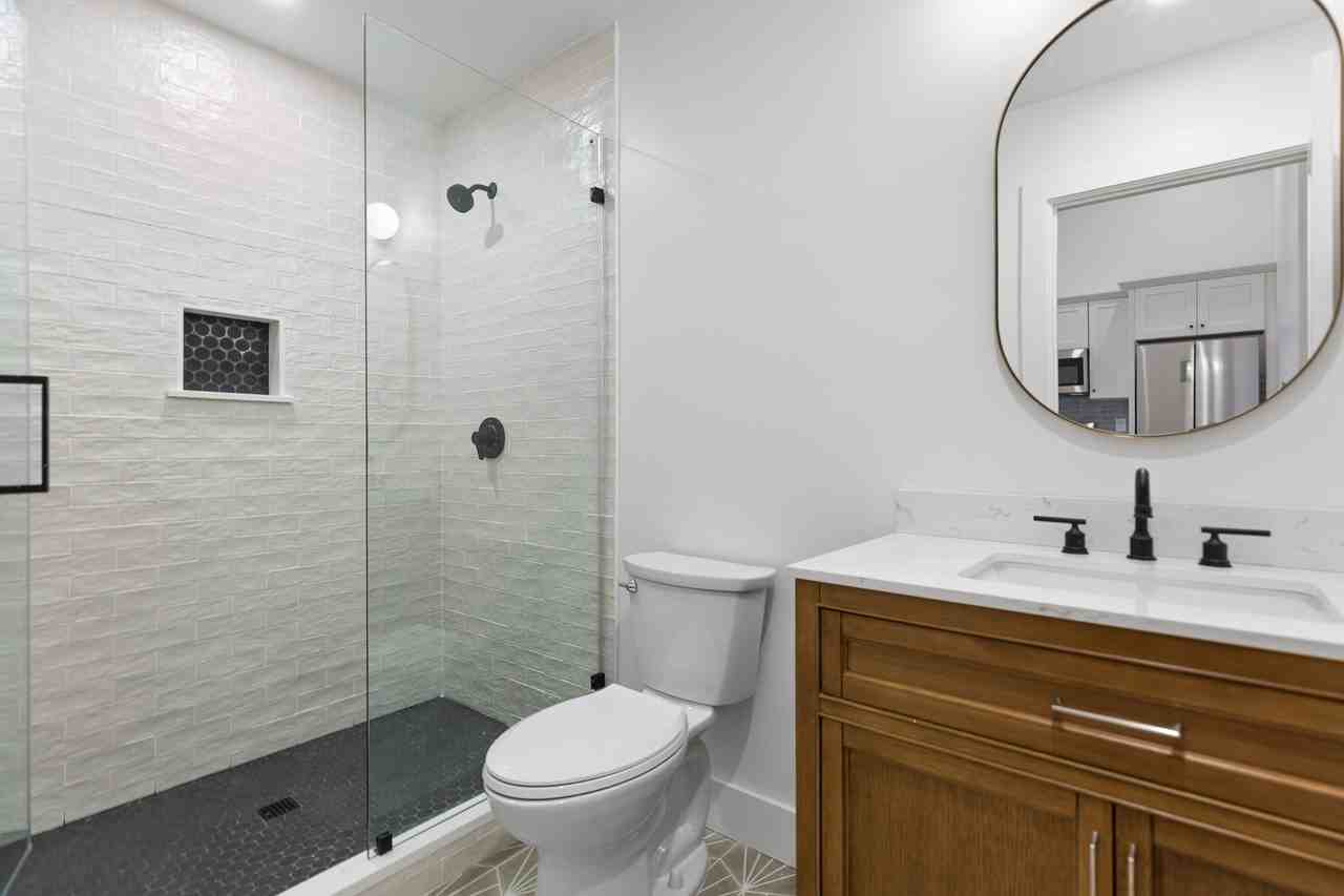 101 Richmond Street - Photo 5 of 50