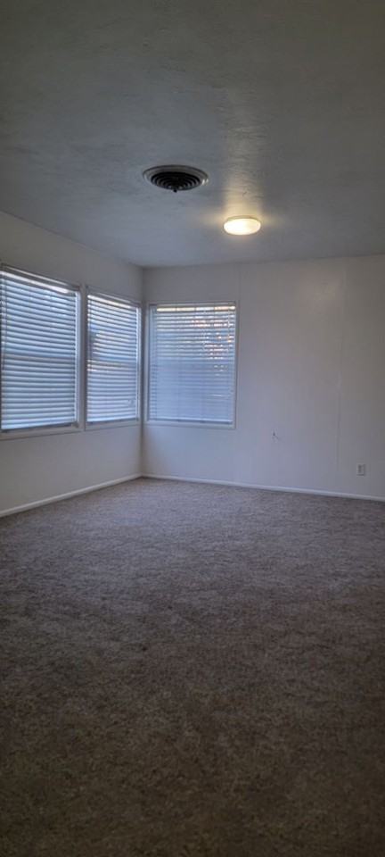 2431 Chester Ln - Photo 2 of 10