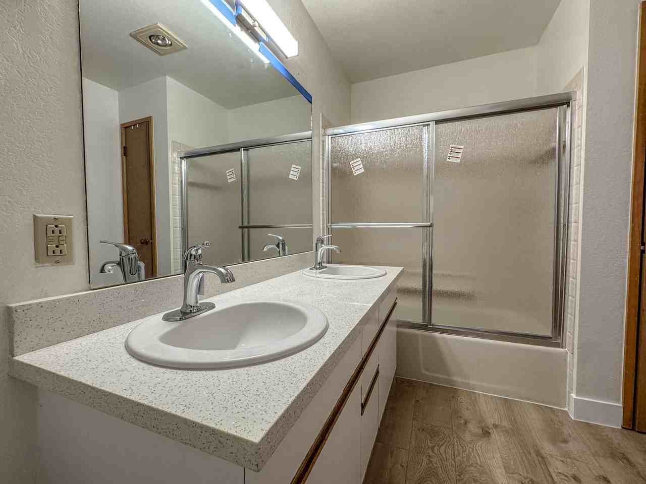 5210 11th Avenue Northeast - Photo 6 of 15