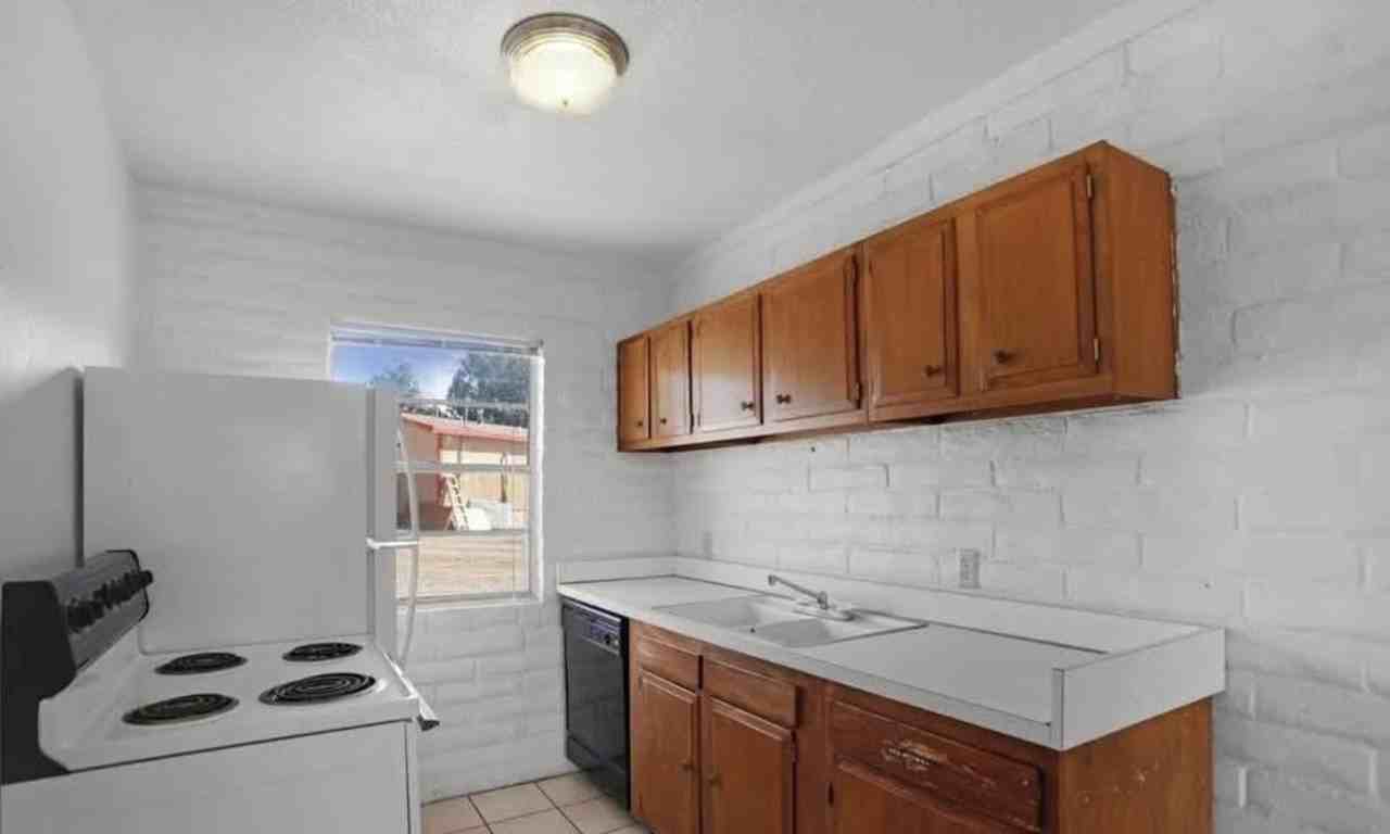 Los Cerros Apts. - Photo 3 of 7