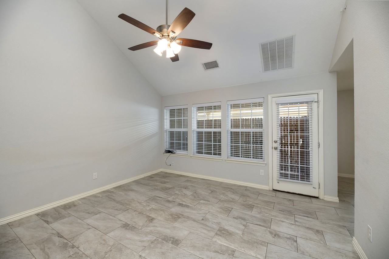 831 Summercreek Drive - Photo 7 of 29