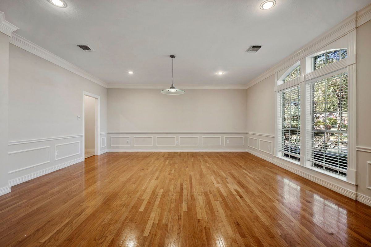 4207 Clearwater Ct - Photo 5 of 48