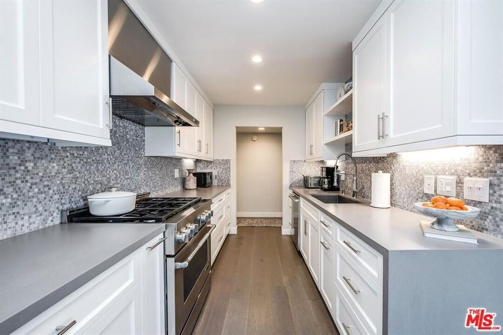 832 Euclid St ##104 - Photo 3 of 18