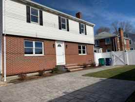 683 Boylston St Unit 1 - Photo 1 of 1