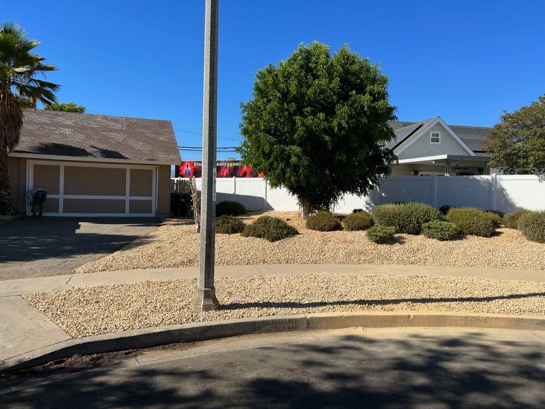 421 Royal Cir - Photo 2 of 16