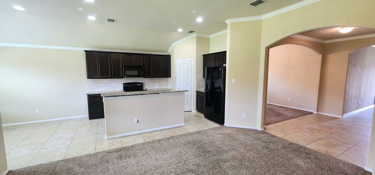 1209 Nocona Dr - Photo 2 of 14