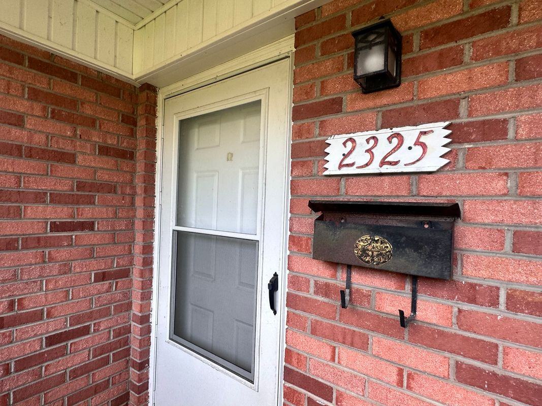 2325 Walz Dr - Photo 2 of 11