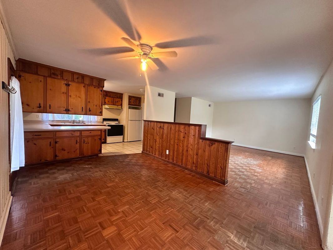 2325 Walz Dr - Photo 3 of 11